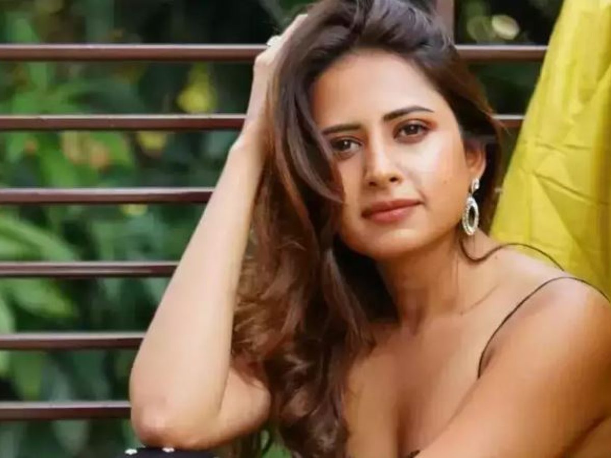 Sargun Mehta crossed all limits of bo*ldness, wore such a short ...