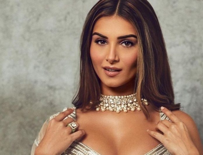 Tara Sutaria's bold look created a ruckus on the internet, wreaked havoc in deep cut dress