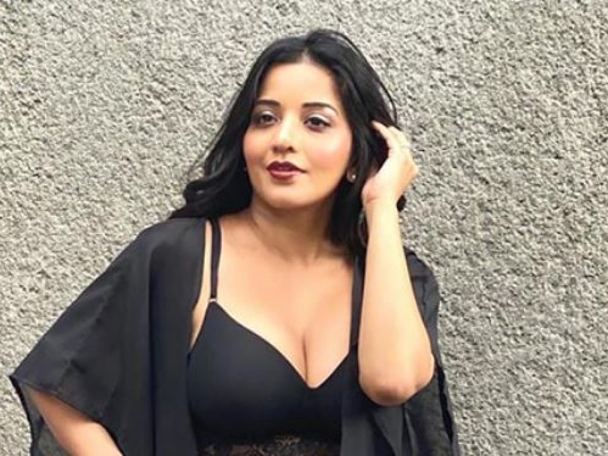Monalisa Ka Video Xxxx - Bhojpuri actress Monalisa's short dress dance video went viral, watch here  - informalnewz
