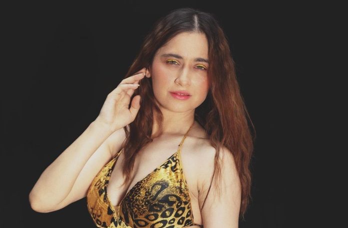 Sanjeeda Sheikh crossed all limits of boldness, her bralette look caught on camera, raised internet's mercury