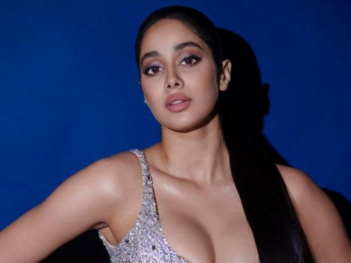 Janhvi Kapoor bold video - informalnewz