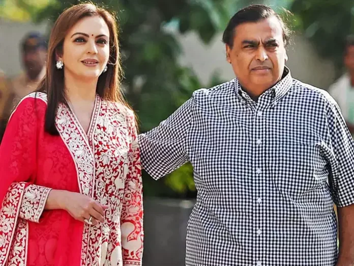 Nita Ambani dressed in simple clothes, filled vermilion in demand, Mukesh Ambani's face had blossomed