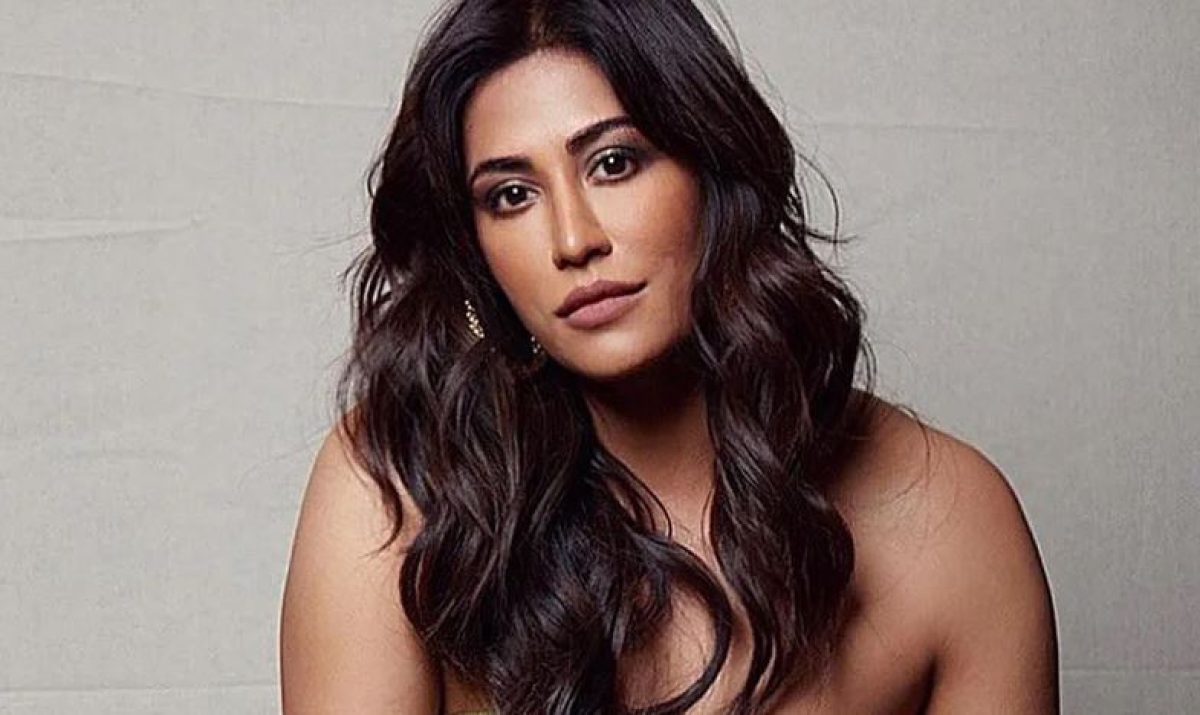 Actress Chitrangada Singh crossed all limits of bo*ldness, only trying to  hide her body with hair - informalnewz