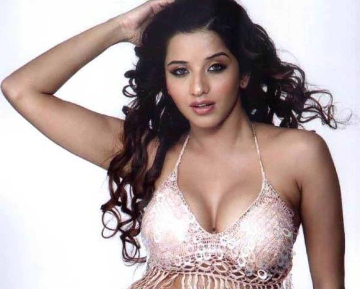 Monalisa hot pic - informalnewz