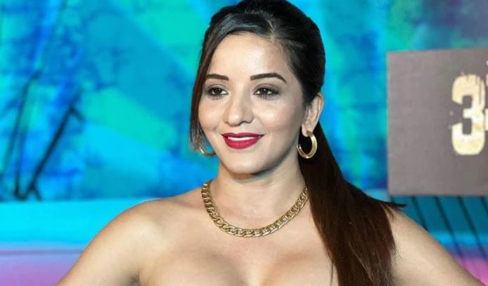 Bhojpuri Actress Monalisa did such a photoshoot in half shoulder deep neck short dress, the pictures created a stir on the internet.