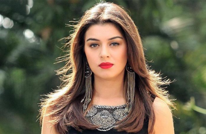 Hansika Motwani did a sizzling photoshoot, wreaked havoc in a black deepneck dress, see photos