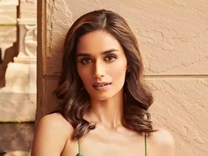 Manushi Chhillar's bold look captured in the camera, it is difficult to take her eyes off the pictures