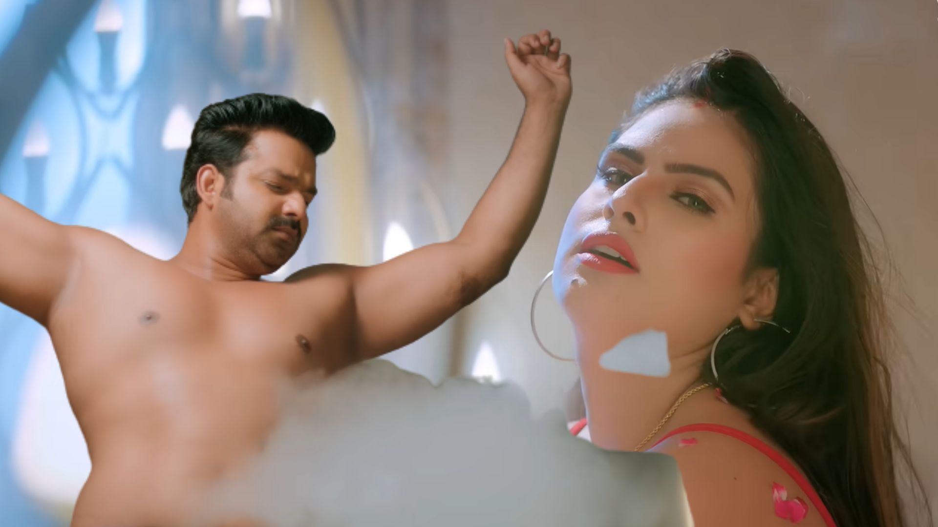 Bhojpuri Song: Bold song of Pawan Singh and Pragati Bhatt has set the  internet on fire, the video is being watched a lot - informalnewz