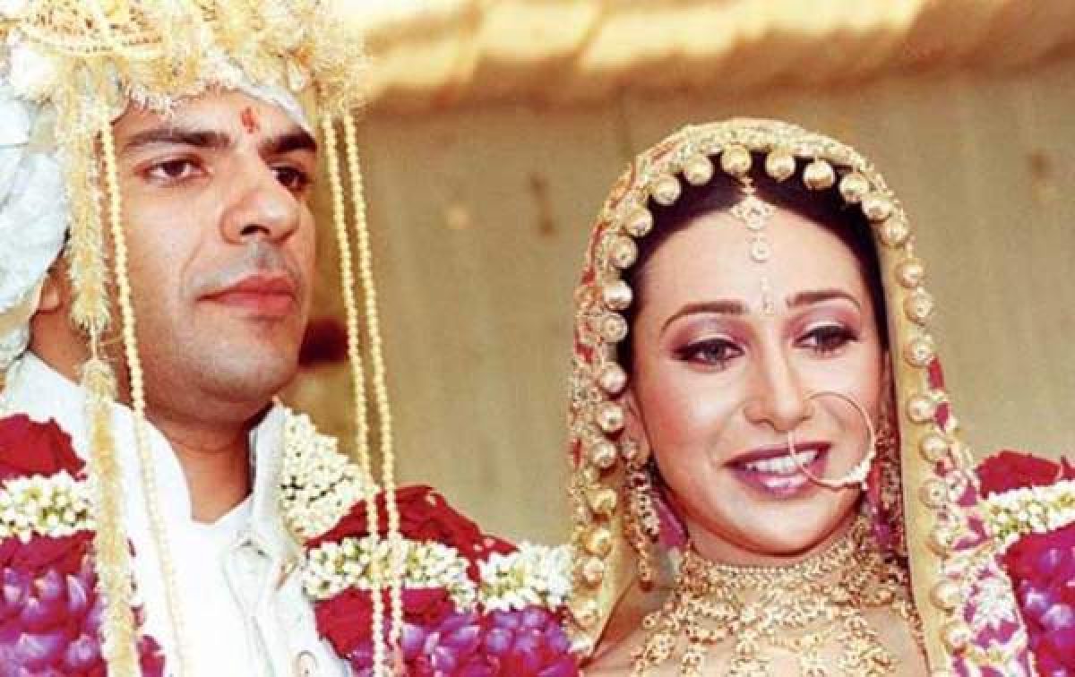 Ranbir-Alia wedding: Karisma Kapoor flaunts mehendi