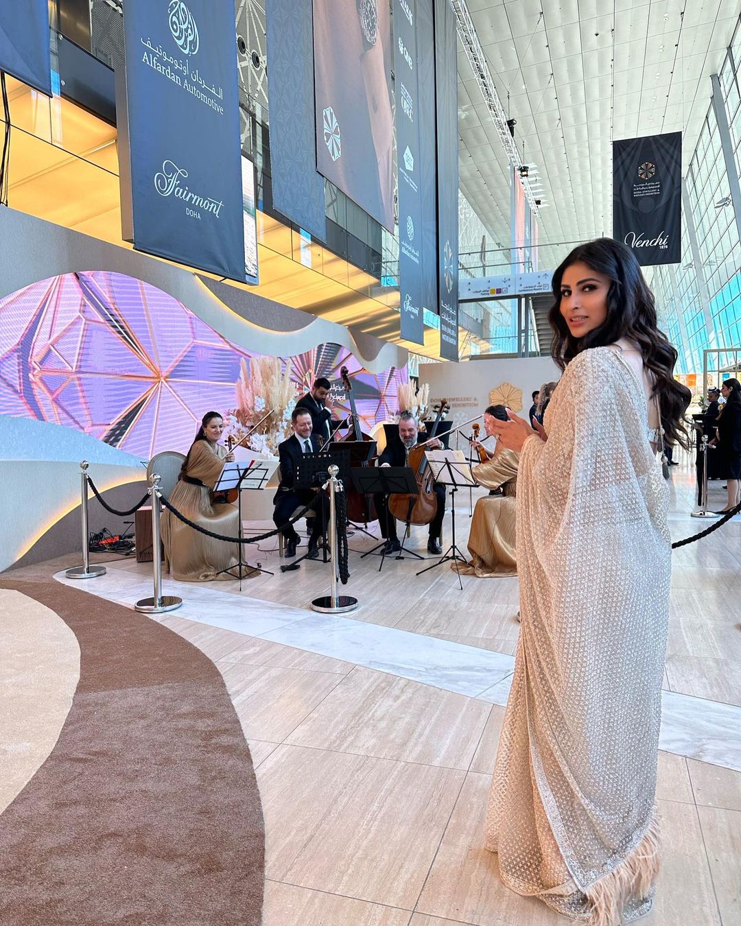 Mouni Roy wore a transparent saree and showed her serpentine style, the  bo*ldness of the actress in photos made the fans intoxicated! - informalnewz