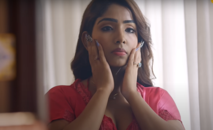 Lady Finger web series: Ayushi Jaiswal’s arousing scenes leaves Noor Malabika’s Palang Tod Siskiyaan far behind, watch video alone