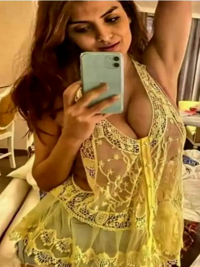 Anveshi Jain Xx Videos - Gandi Baat' actress Anveshi Jain wore a mesh top, private pictures leaked -  informalnewz