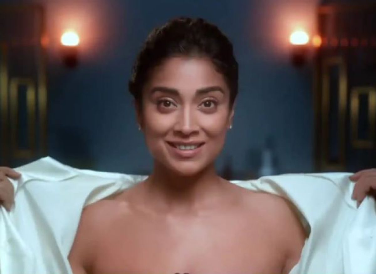 actress Shriya Saran - informalnewz