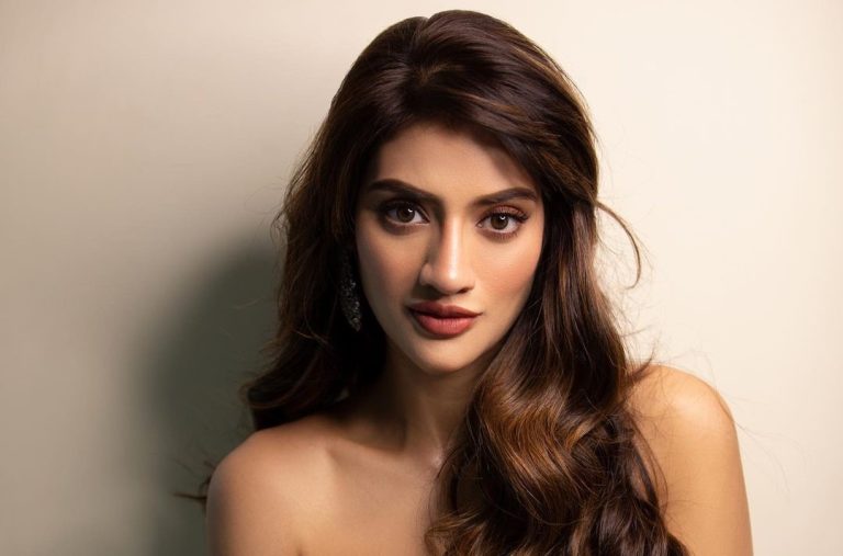 Nusrat Jahan wearing a hot bralette poses s*xy; bo*ldness of the ...