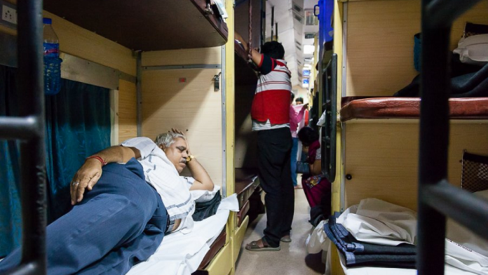 Railways Rule Changed: Changed the rule of sleeping at night in the train, see the new guideline