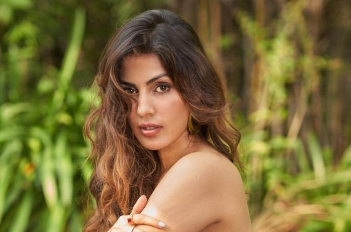 Rhea Chakraborty did a bo*ld photoshoot in a transparent gown, fans were impressed by the pictures