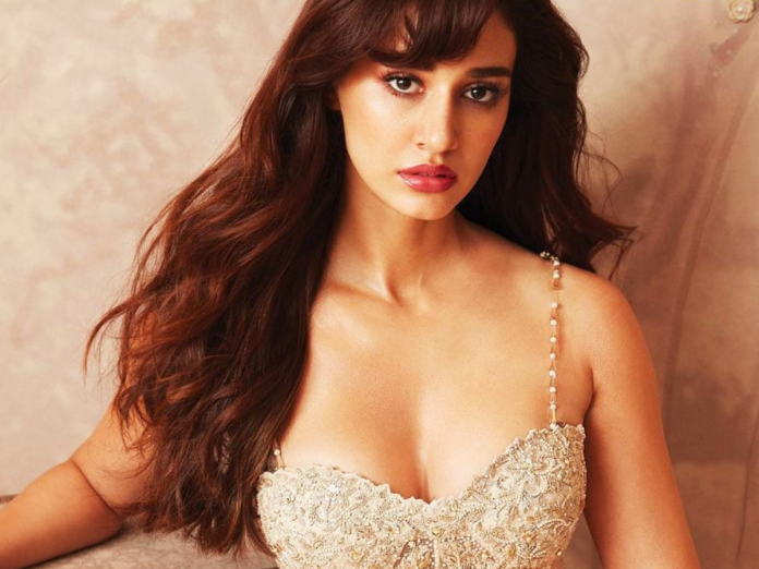 Disha Patani wore such an open dress, the person sitting with her kept staring – Watch