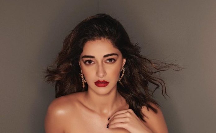 Ananya Pandey broke all limits of bo*ldness, showed fearlessness in front of the camera in two-piece