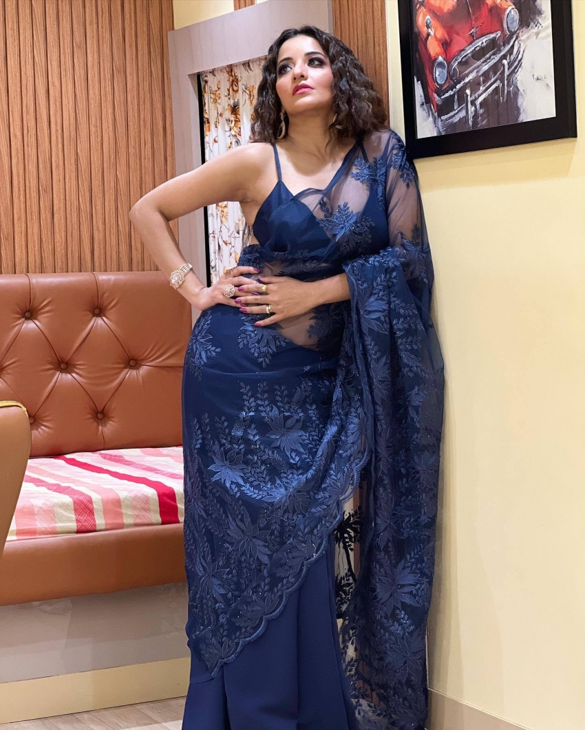 Hotness Alert: Monalisa Exudes Glamour In Black Sheer See-Through Saree And  Plunging Neck Bralette