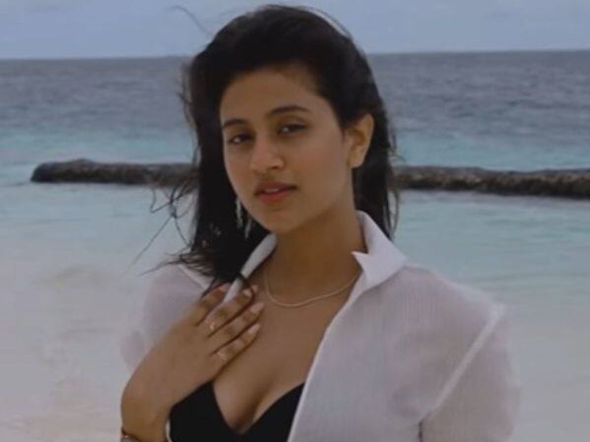Anjali Sexy Video - Anjali Arora created a sensation on social media by wearing one piece  dress, fans are saying â€“ never seen hot like you - informalnewz