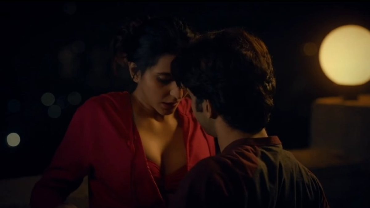 Hot Web Series: Hot and intimate scenes created panic, youth love story  crossed all limits - informalnewz