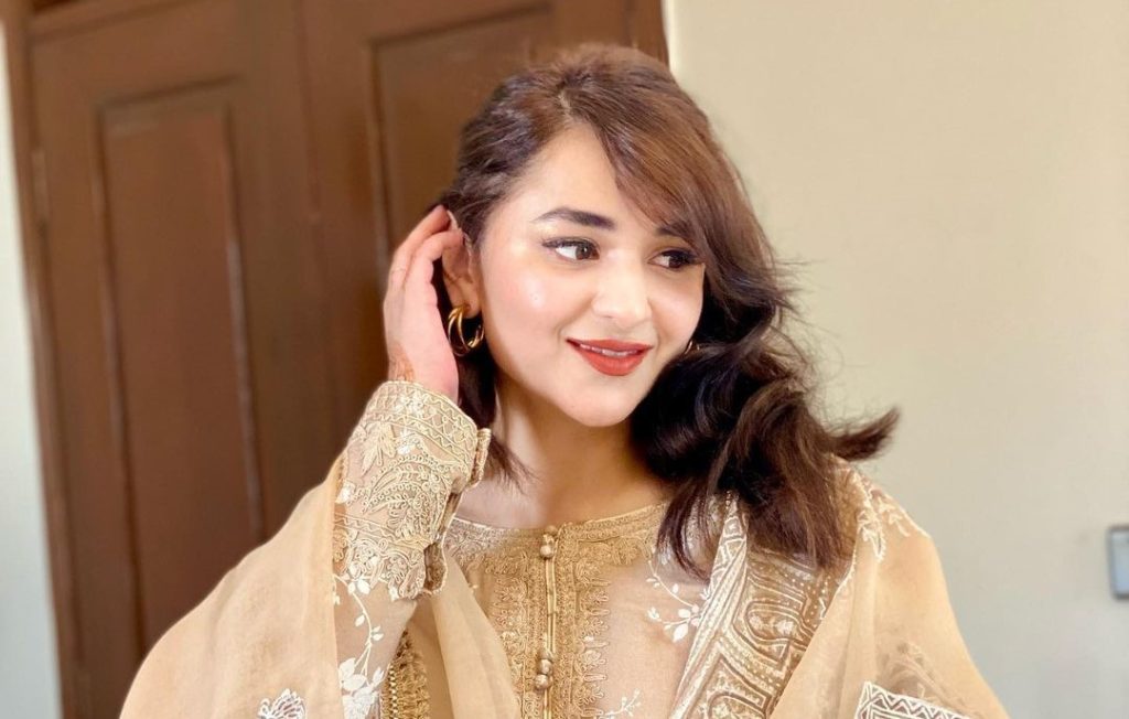 Pakistani Actress Yumna Zaidi Looked Very Hot In An Embroidered Saree Fans Went Crazy After 3975