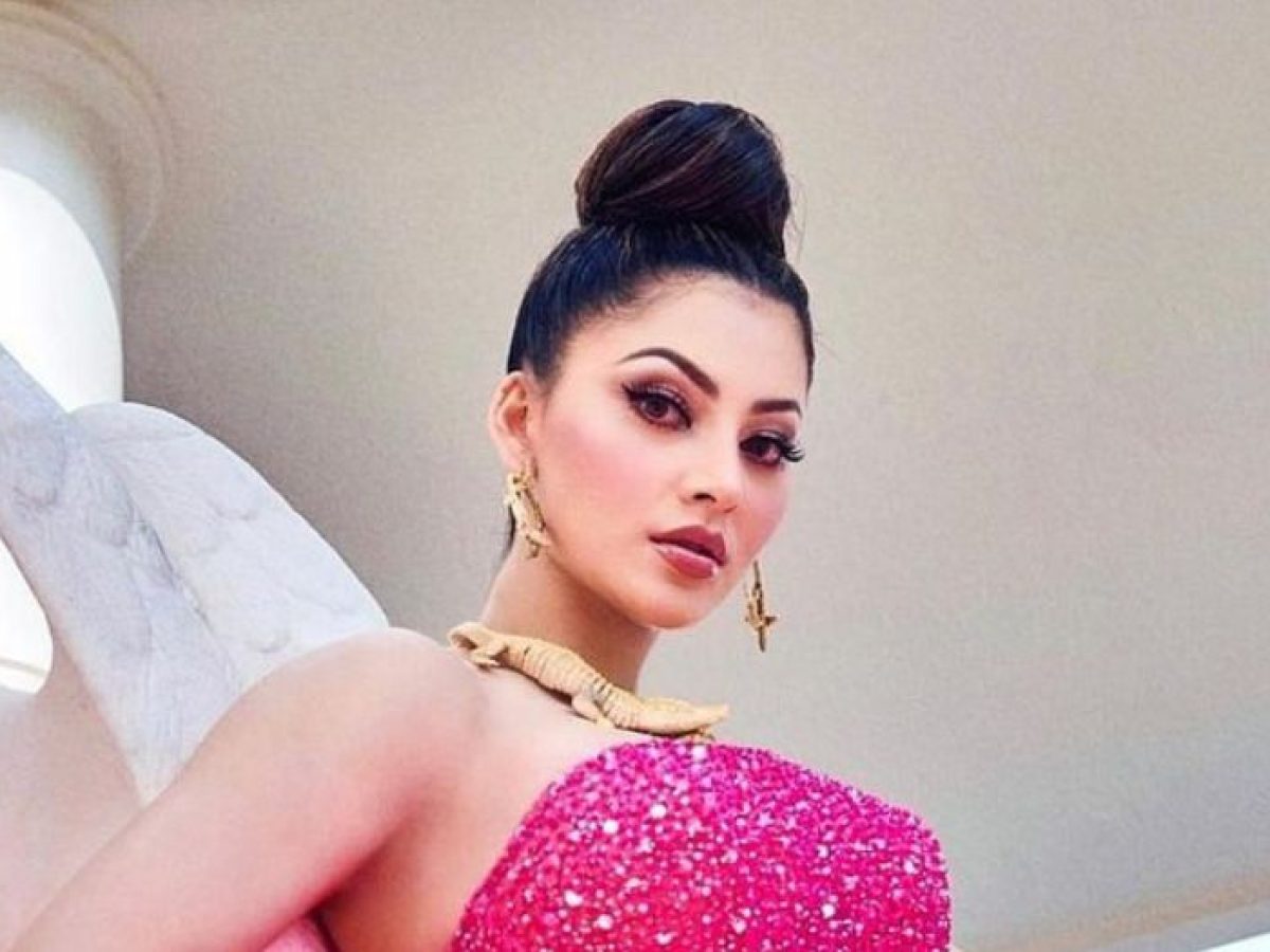 Urvshi Rautela Hot Xxx - Urvashi Rautela wreaked havoc in Cannes in a pink gown, people remembered  Deepika Padukone after seeing Haseena! - informalnewz