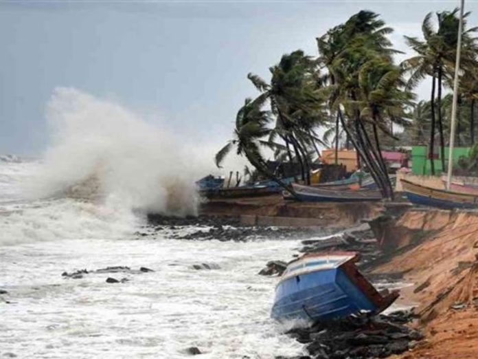 Biporjoy Cyclone Update: Biporjoy storm rang alarm bell, red alert issued; PM Modi took command