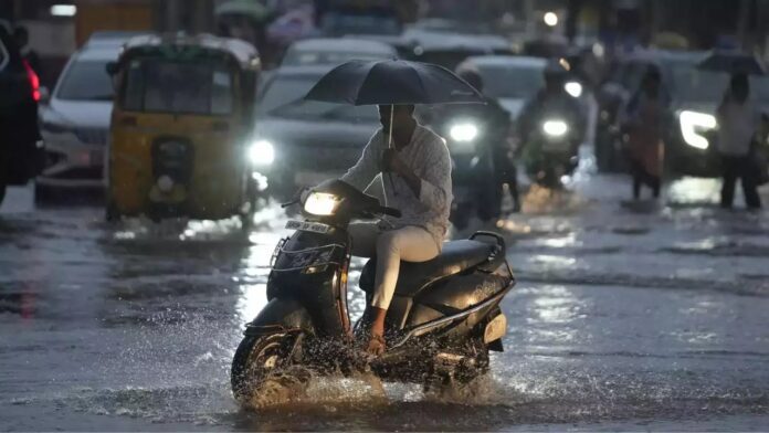 Weather Update: Heavy rain alert in 5 states, fog in Lucknow, cold will increase in Delhi, know weather forecast