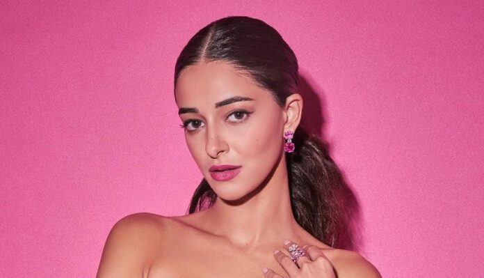 Ananya Pandey flaunts hotness in bodycon red gown, curvy figure draws attention