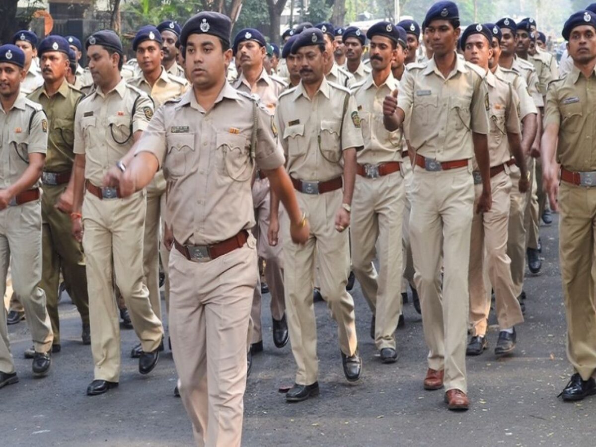 UP Police Recruitment 2017: Apply for 3789 posts before Jan 30 on  prpb.gov.in | India.com