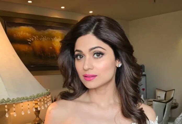 Shamita Shetty did such a hot photoshoot, crossed the limits of boldness wearing monokini, watch video