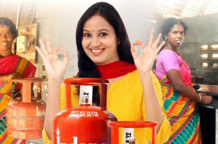 LPG Price: Women are getting gas cylinder worth Rs 450 and Rs 1500 in cash - Details here