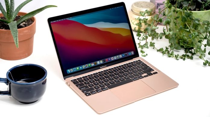 MacBook Air M1 is getting a bumper discount of Rs 27,000, this offer is available in Flipkart Sale.