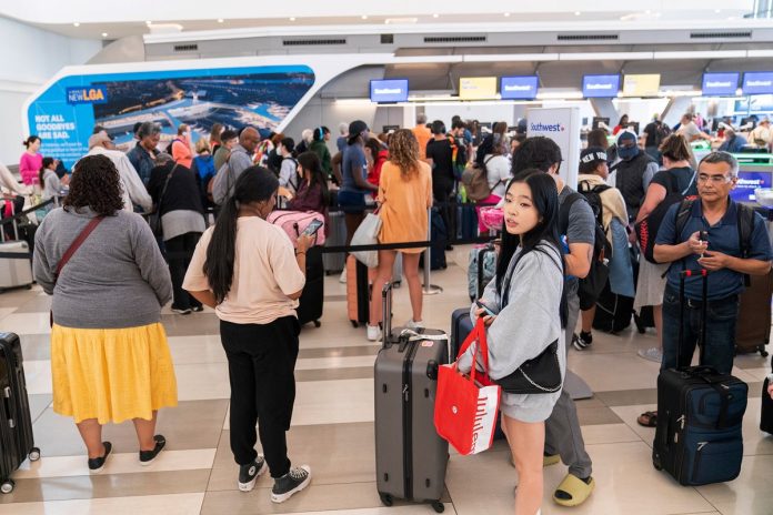 Air Passenger Attention! More than 2,000 flights of this country were cancelled, thousands of people stranded at the airport; Know what is the reason