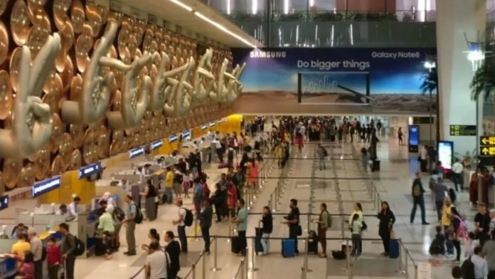 Flights Delay: Many flights delayed from Delhi airport even today, check before traveling