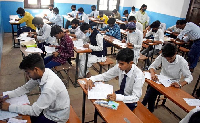 CBSE Board Exam 2025 Date: CBSE 2025 board exam will be held this month next year, the date has arrived.