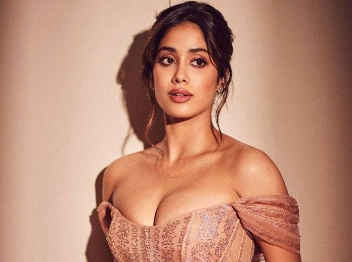 Jhanvi Kapoor showed her sizzling avatar in beautiful look, won hearts with her bossy look