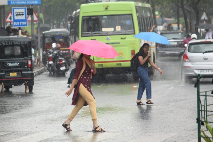 Rainfall Alert: There is a possibility of heavy rain with storm in these states between March 21 and 26, check weather condition