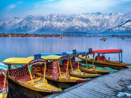 Kashmir Ticket Price Hike: Travelling to Kashmir by flight has become expensive, now you will have to pay this much for the ticket