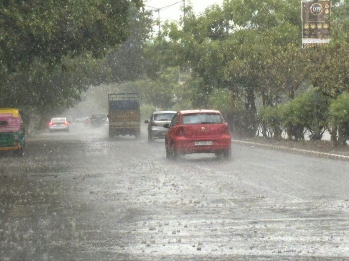 Rainfall Alert: Rain started with dust storm in Delhi-NCR, see the weather condition here