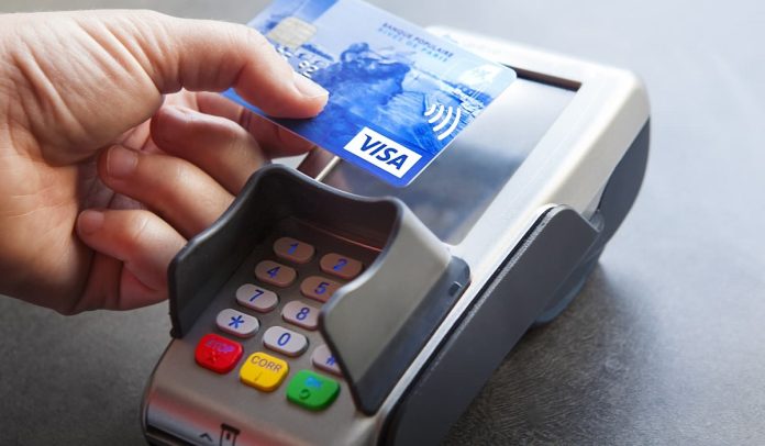 Credit Cards Fees: Credit card users should not make this mistake, along with the penalty the credit score will also get spoiled.