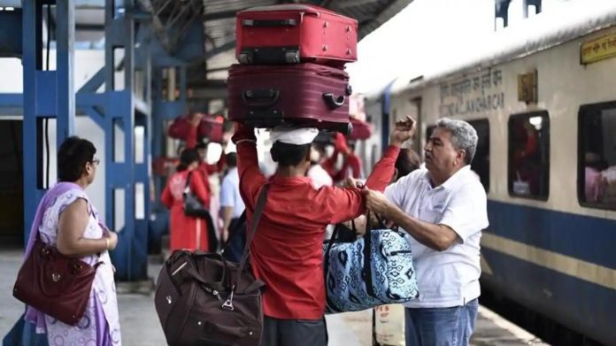 Indian Railways luggage Limit: You can carry only this much KG luggage with you while traveling in train; otherwise...