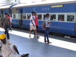 Railways has issued a new rule regarding lower berth, now the lower seat will be reserved for these passengers, Details here
