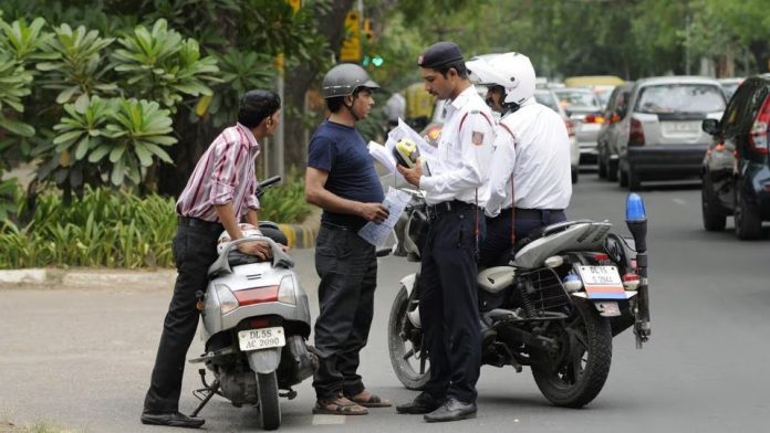 Traffic police issued a challan of Rs 101000 for not wearing a helmet! Know what is the matter