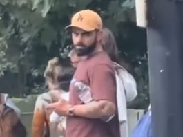 Anushka Sharma was seen carrying her son Akaay on the roadside in London, video with Virat Kohli goes viral