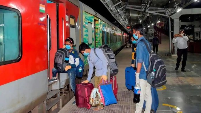 Railway Rules: Confirmed tickets are not available in railways to go home, seats are vacant in these trains, railways has released the complete list