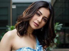 Rakul Preet Singh got a photoshoot done in an unstitched blouse, people made such comments after seeing the pose