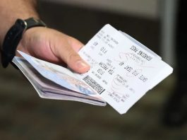 Cheapest Flight Ticket: You will get the best offers on booking flight tickets with just one click