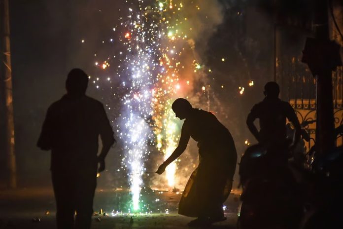 Crackers Fire Rules: Permission to burst crackers for only 2 hours, know where this order was issued